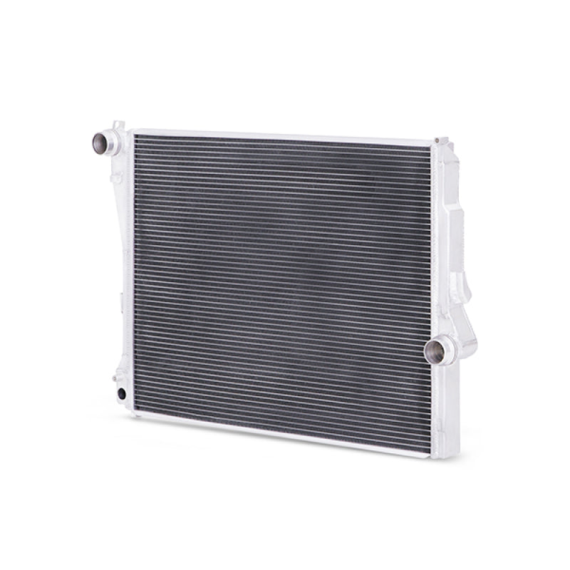 Mishimoto 99-06 BMW 323i/323i/328i/330i w/ Auto Transmission Performance Aluminum Radiator Mishimoto 99-06 BMW 323i/323i/328i/330i w/ Auto Transmission Performance Aluminum Radiator