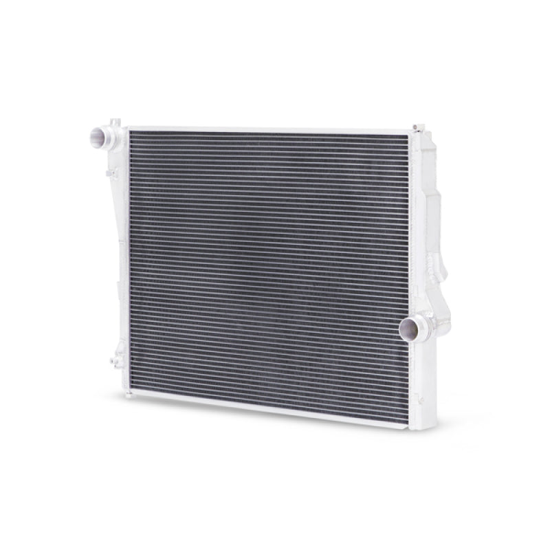Mishimoto 99-06 BMW 323i/323i/328i/330i Performance Aluminum Radiator Mishimoto 99-06 BMW 323i/323i/328i/330i Performance Aluminum Radiator